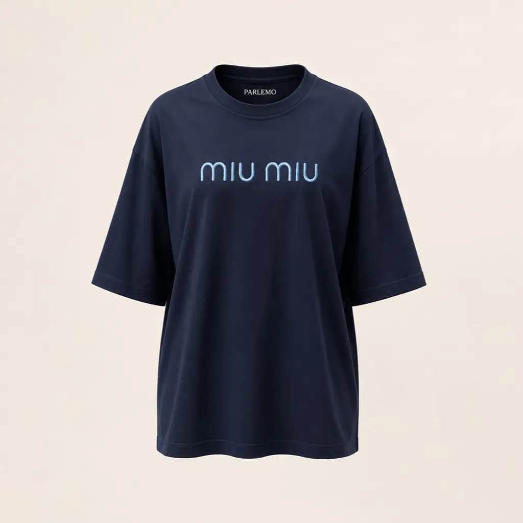 تیشرت باکسی زنانه با گلدوزی miu miu — تصویر ۲