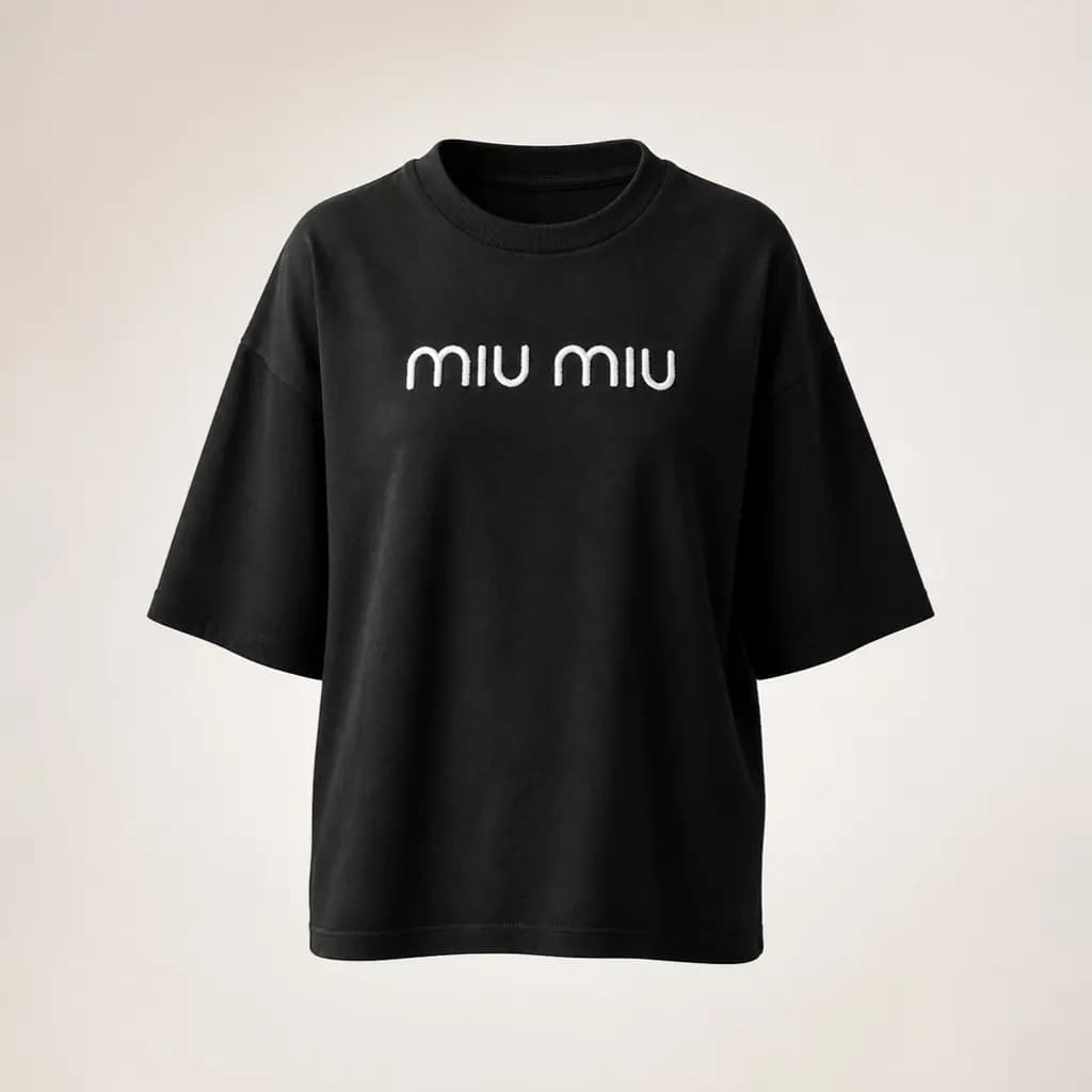 تیشرت باکسی زنانه با گلدوزی miu miu — تصویر ۴