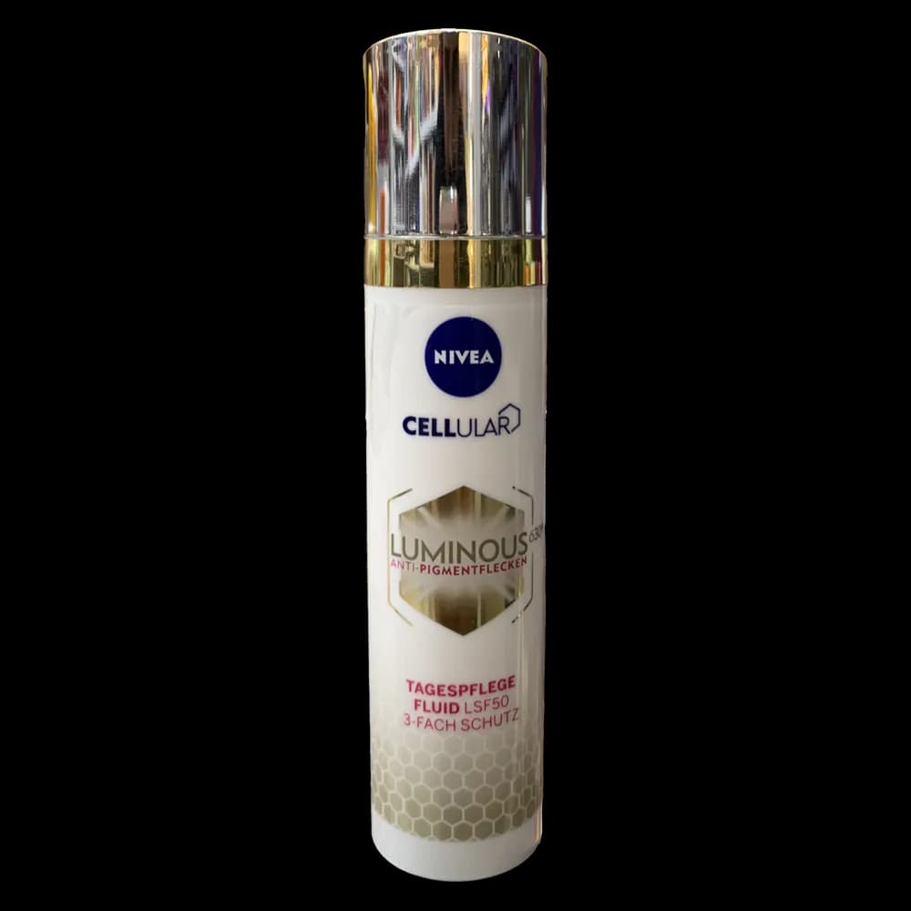 کرم روز ضد لک و آبرسان NIVEA LUMINOUS630 SPF 50 با تری اکتیدول، هیالورونیک اسید و ویتامین E