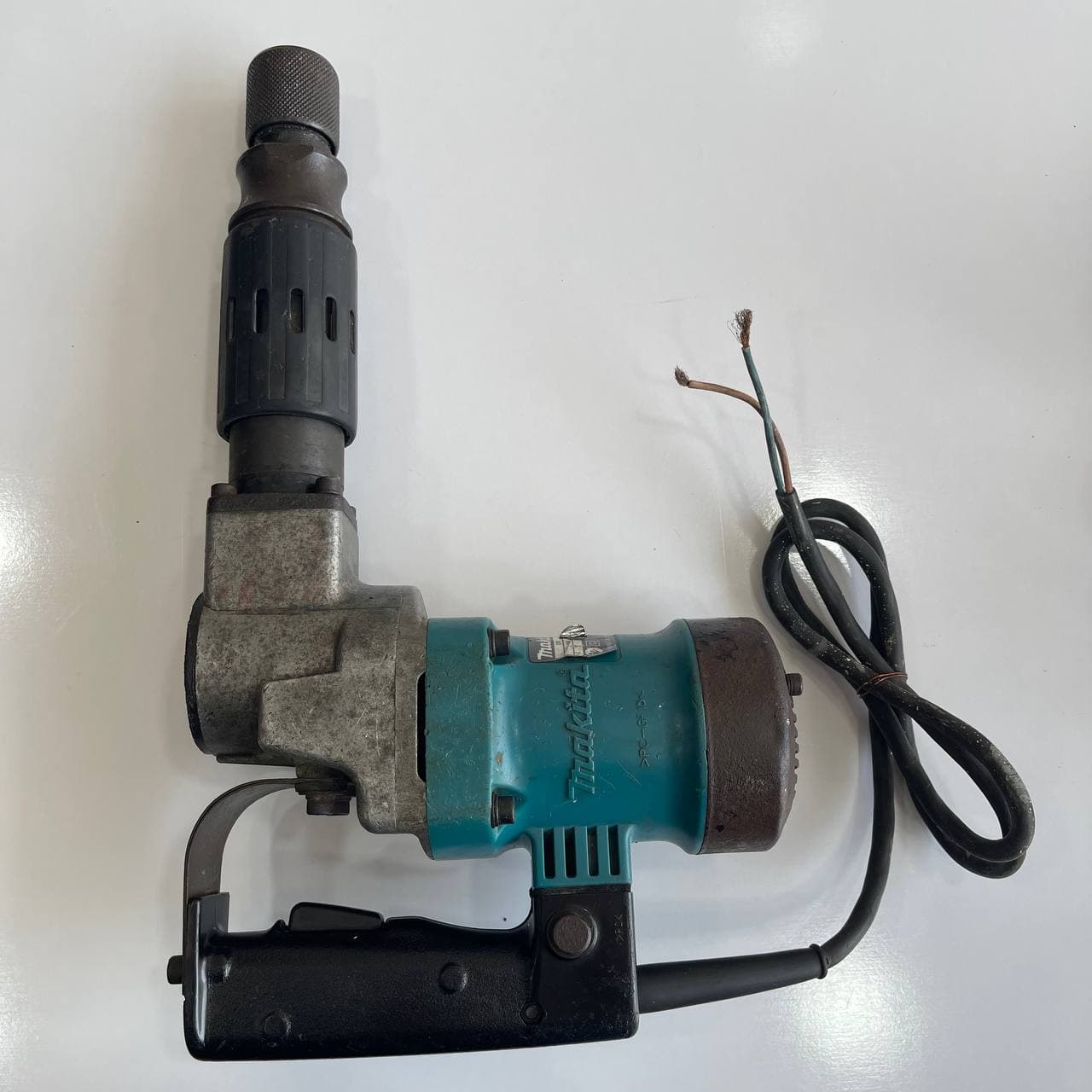 چکش تخریب بتن‌کن ماکیتا (Makita) مدل HM0810 (استوک)