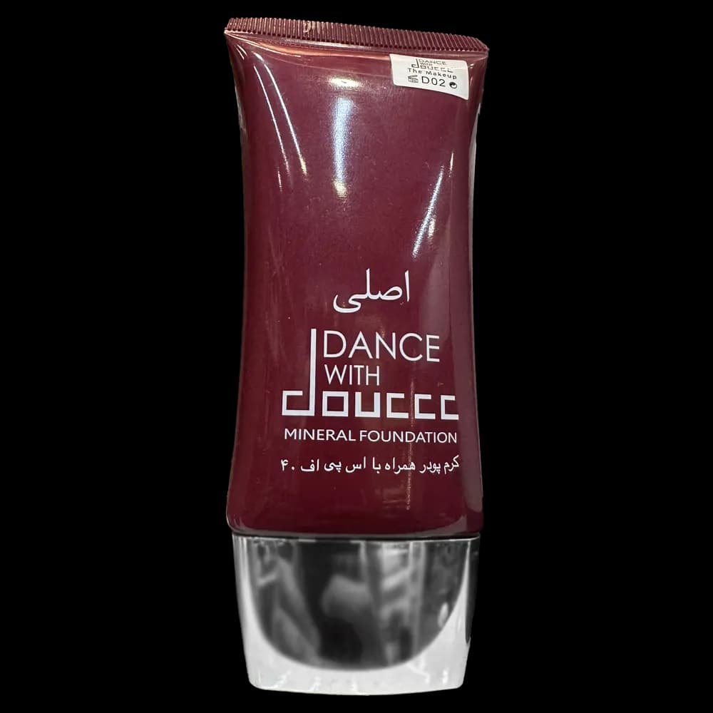 کرم پودر تیوپی دوسه مدل قرمز با SPF 40 و پوشش دهی بالا