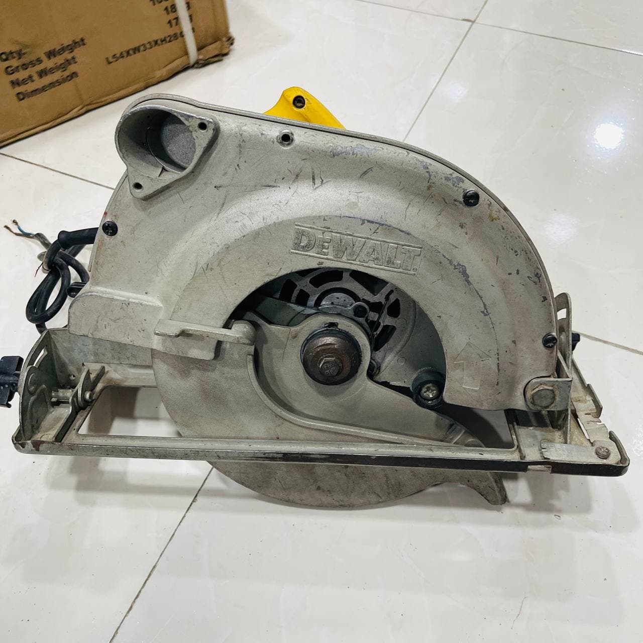 اره گرد بر (دیسکی)دیوالت D23700 (استوک)