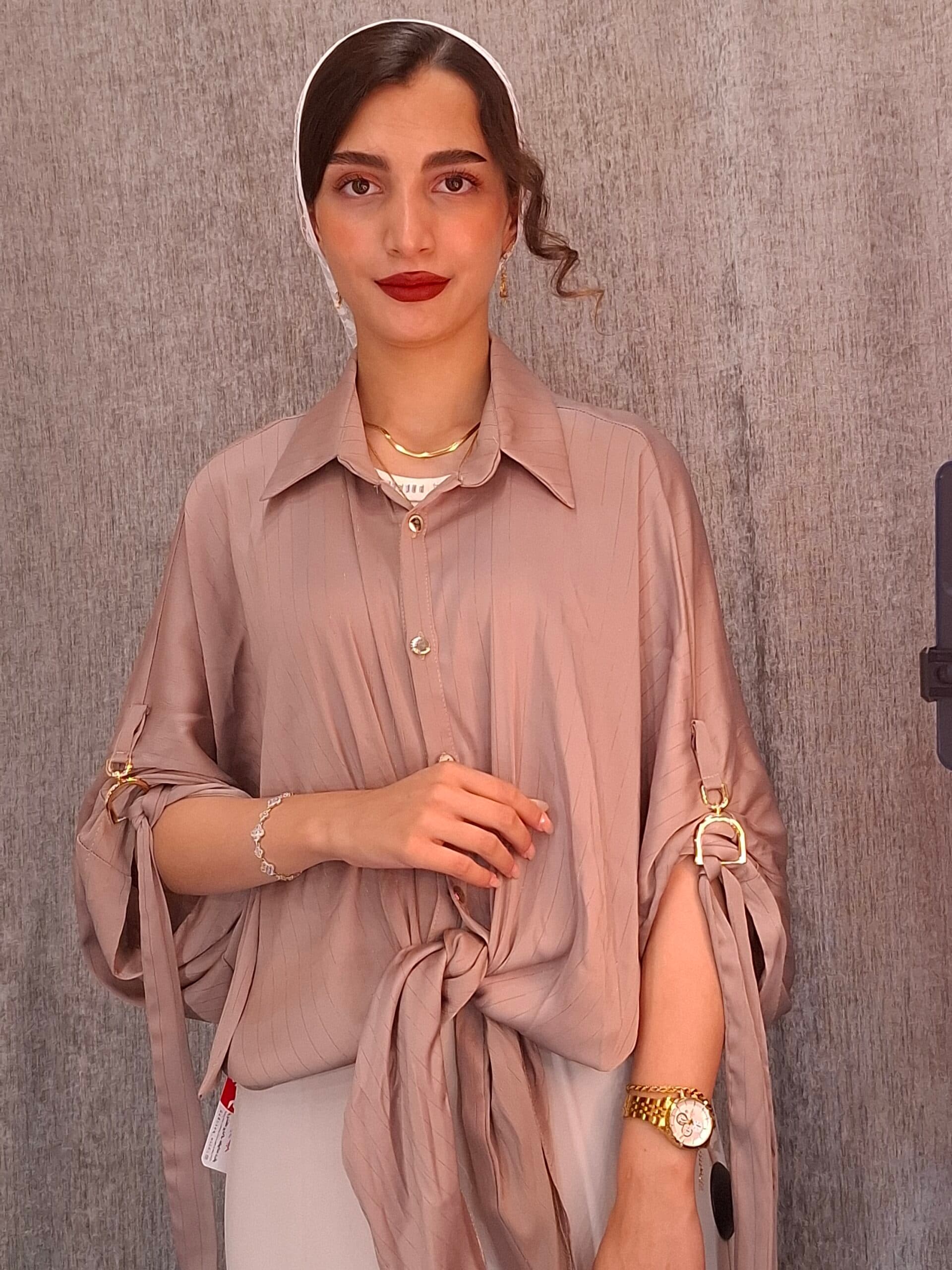 شومیز آستین سرخود دکمه‌دار (زنانه) — تصویر ۴