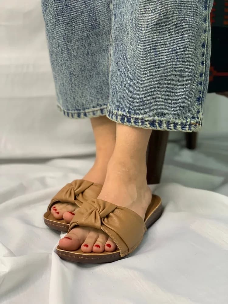 صندل زنانه راحتی طرح پاپیون تخت — تصویر ۲