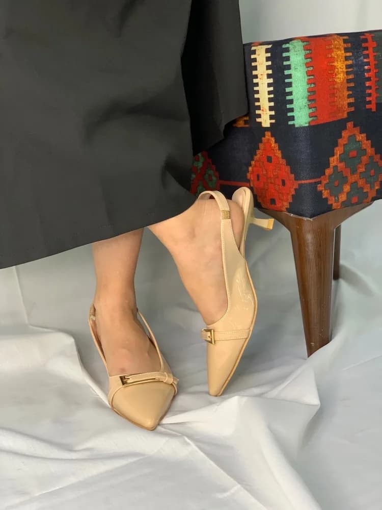 کفش مجلسی زنانه سگک طلایی نوک تیز