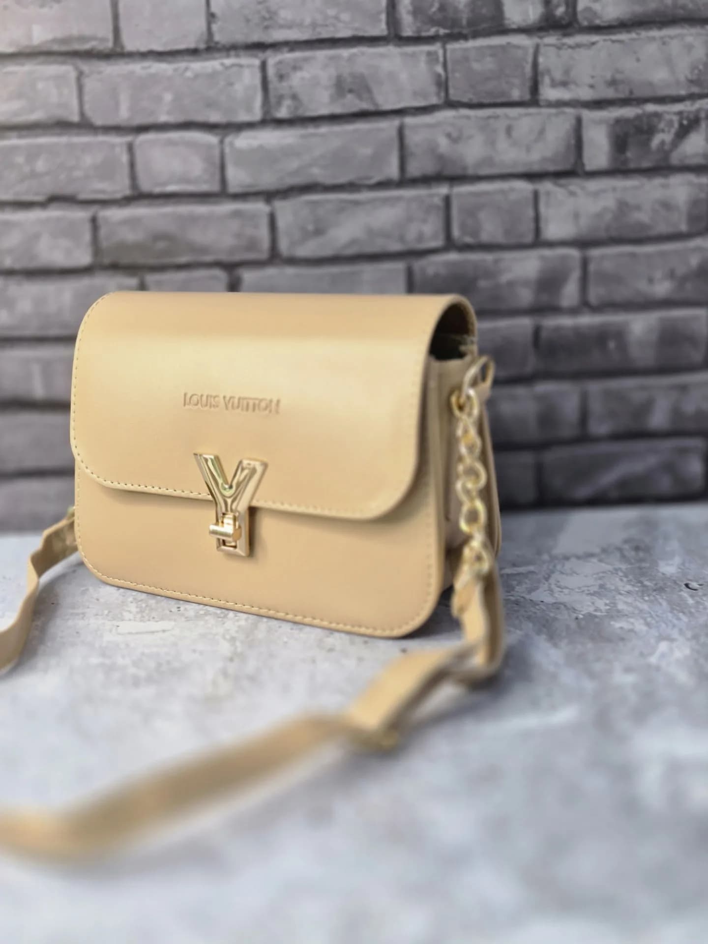 کیف دستی و دوشی ساده بژ قفل Y