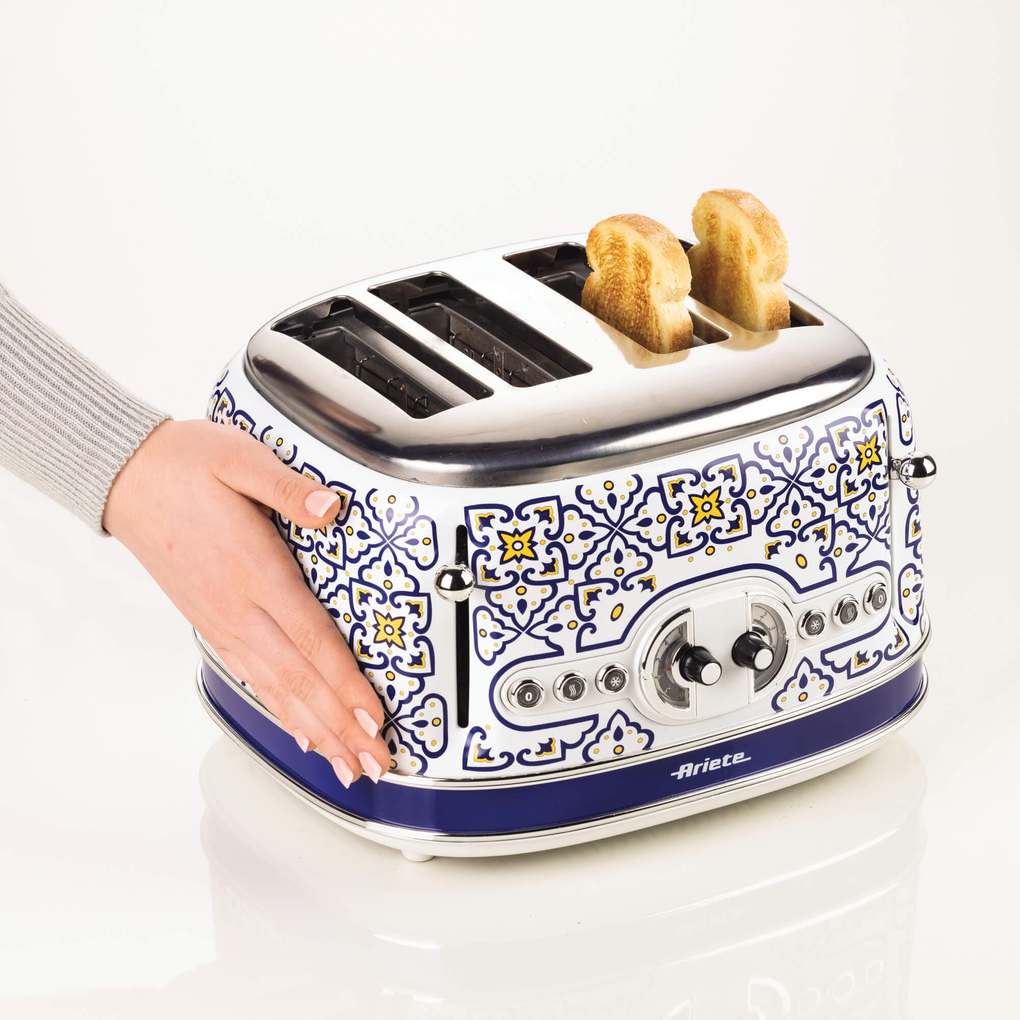 توستر چهار اسلایس آریته طرح کاپری مدل 156 ا Ariete 156 CAPRI Toaster, 810W, 2 Slices