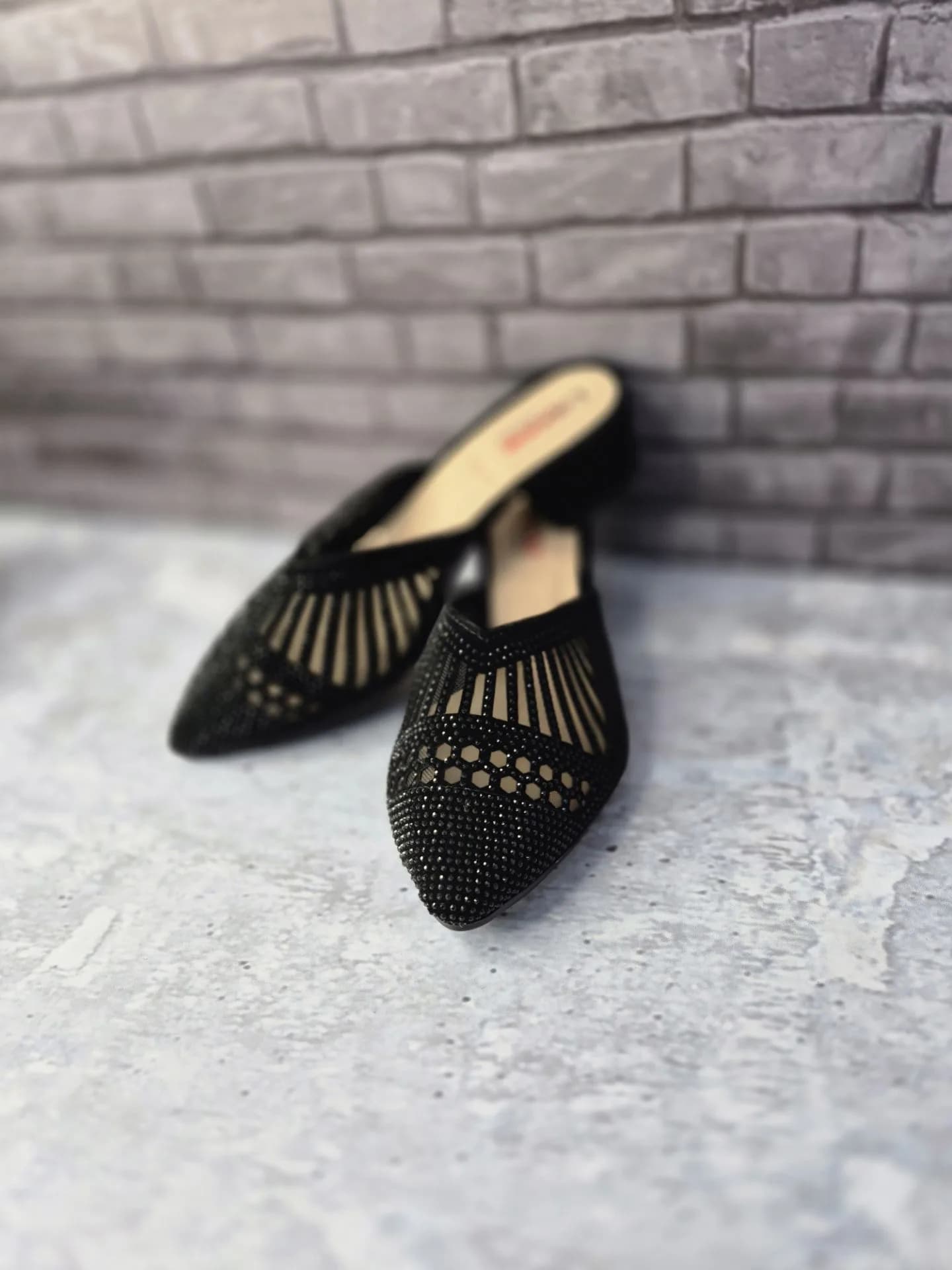 صندل مجلسی زنانه مهره‌دوزی شعاعی — تصویر ۲