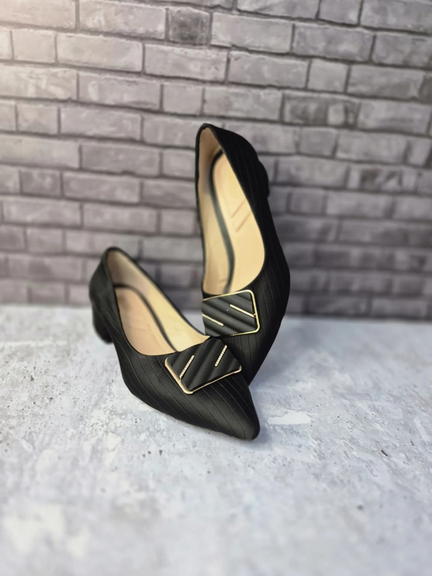 کفش مجلسی زنانه مربع کم‌ارتفاع