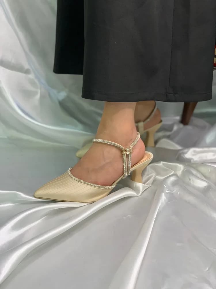 کفش مجلسی زنانه پشت باز ساتن — تصویر ۳