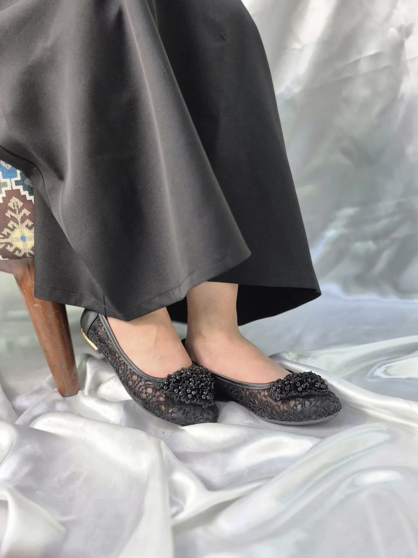 کفش بابت زنانه تخت توری مشکی — تصویر ۲