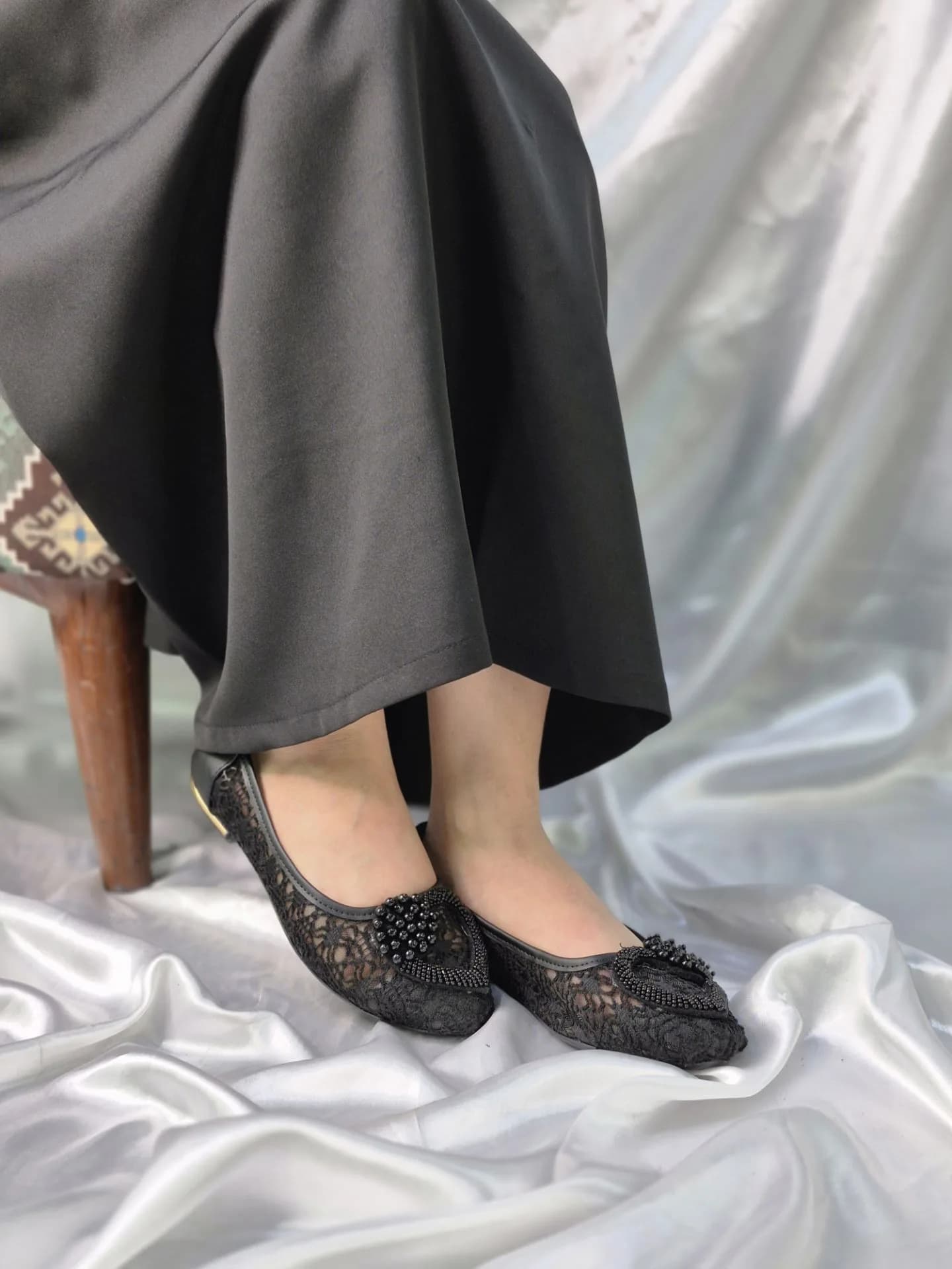 کفش بابت زنانه تخت توری مشکی — تصویر ۳