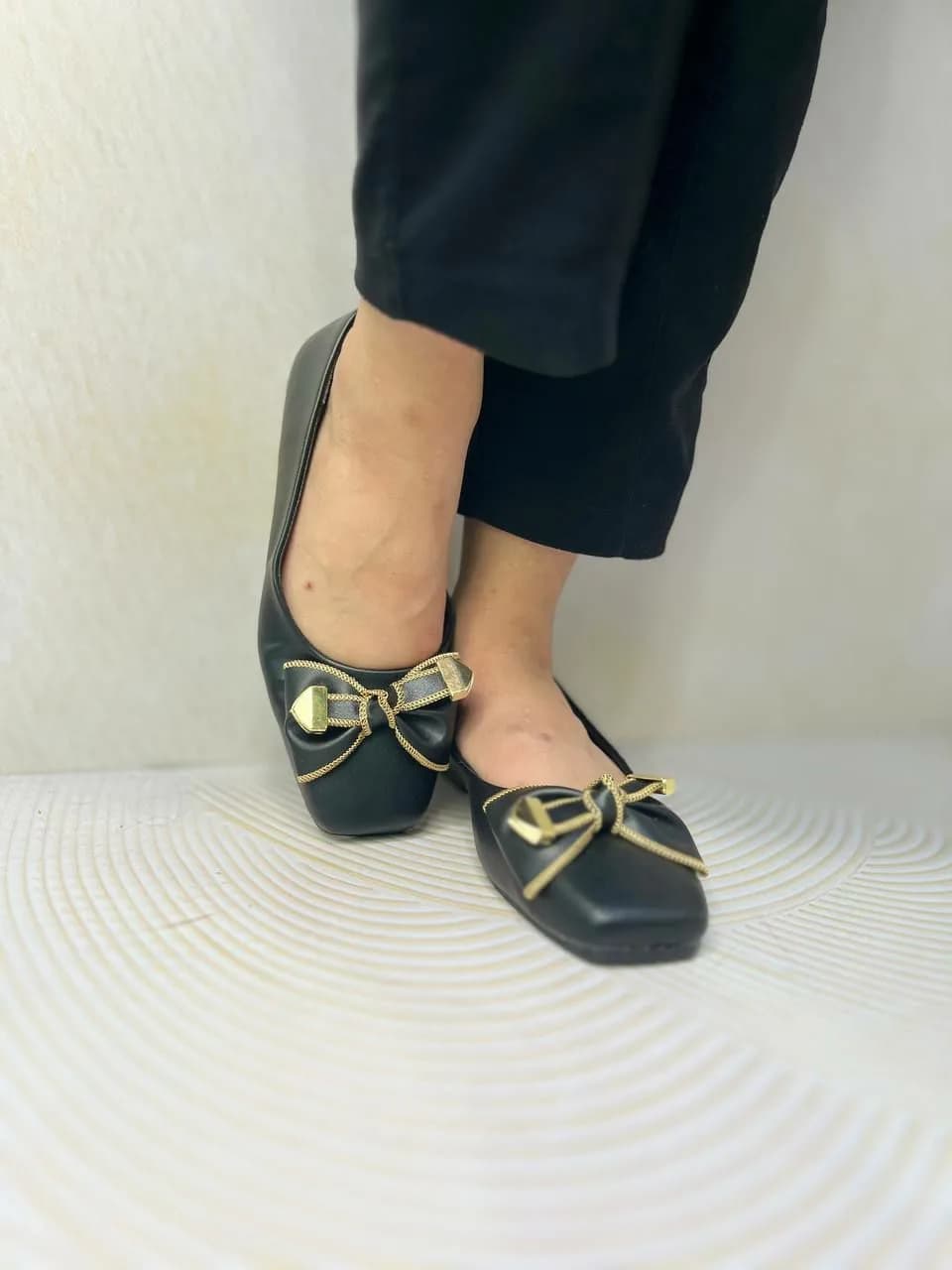 کفش عروسکی زنانه پاپیون گره‌خورده نوک مربعی — تصویر ۲