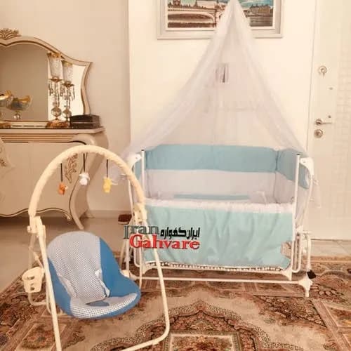 تخت و گهواره برقی کنار مادر سودا — تصویر ۳