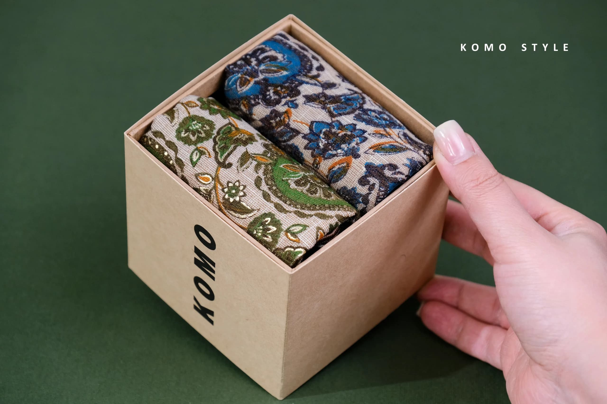 پک 2 عددی دستمال گردن ,اسکارف _ باتیک طلا کوب زنانه و مردانه