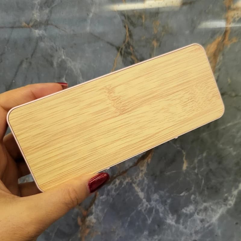 ساعت دیجیتال رومیزی طرح چوب — تصویر ۴