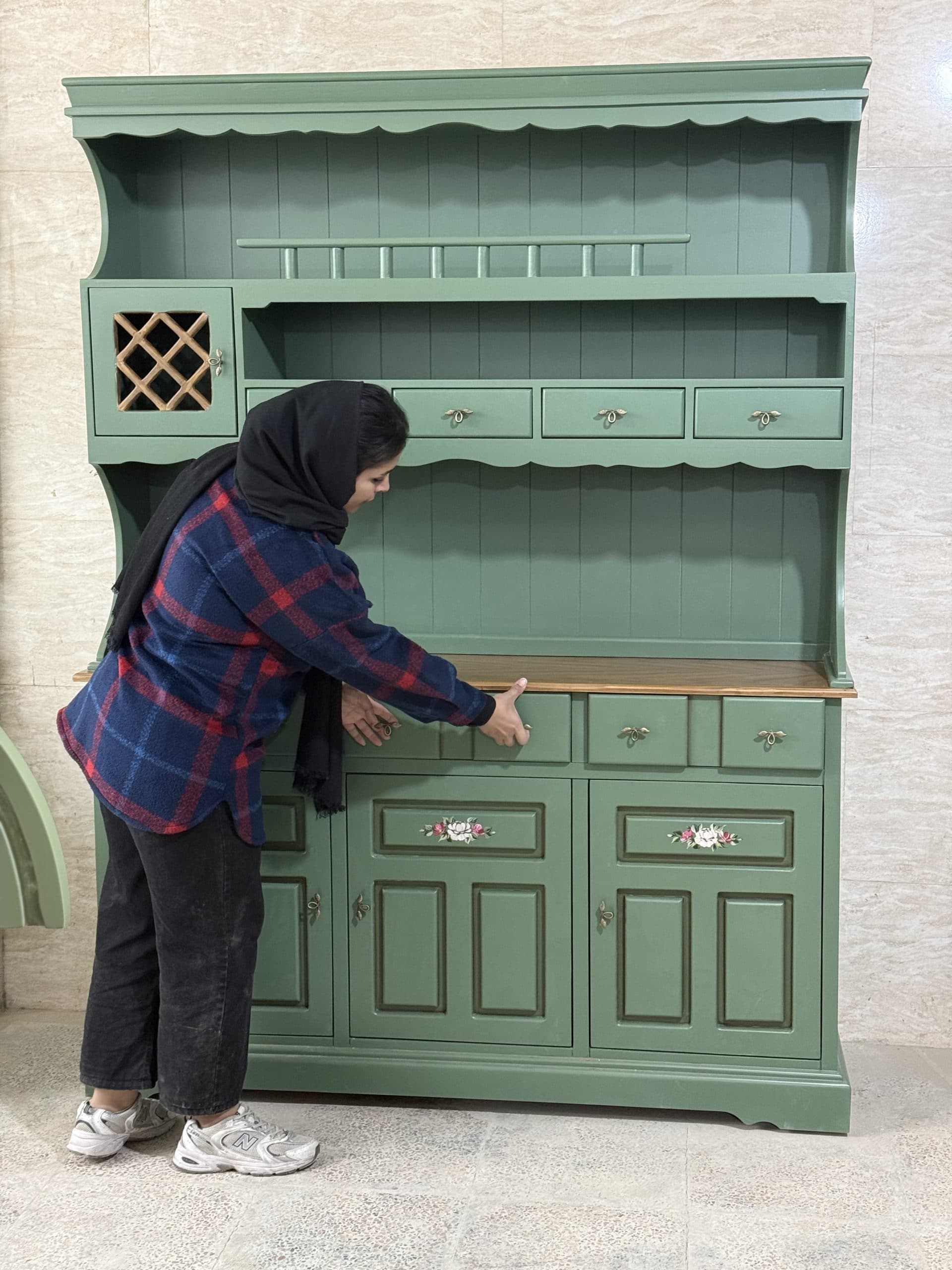 کافی بار آیلین سبز — تصویر ۲