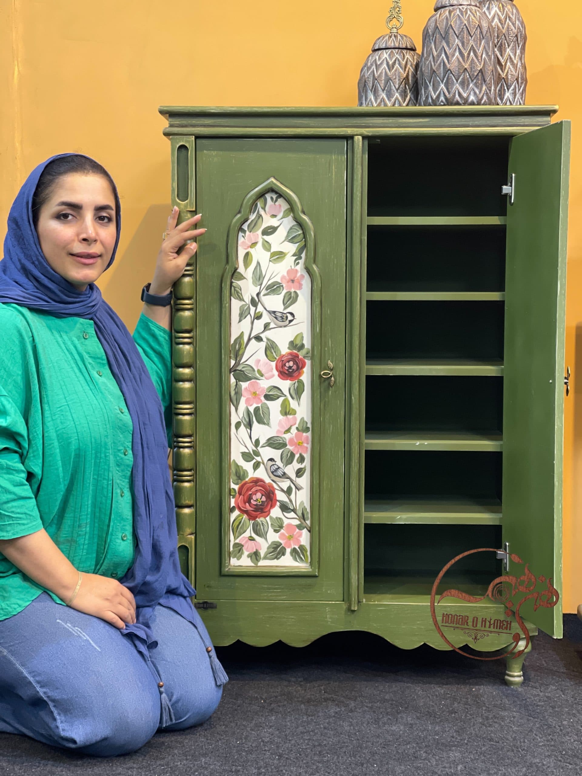 جاکفشی رز سبز با نقاشی پر — تصویر ۲
