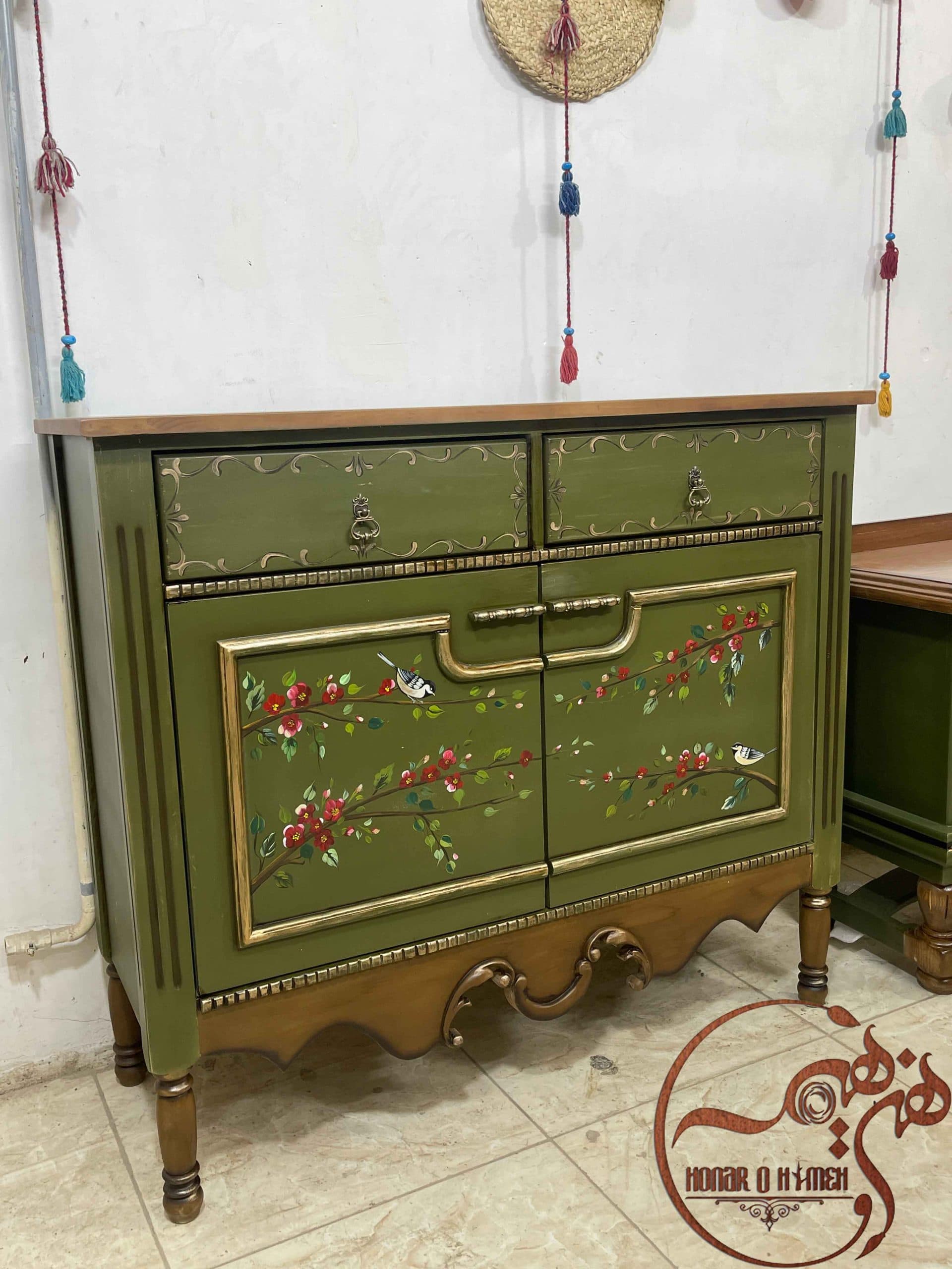 کنسول مژگان سبز دو در