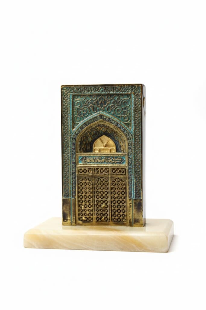 تندیس برنزی پنجره فولاد امام رضا (ع)