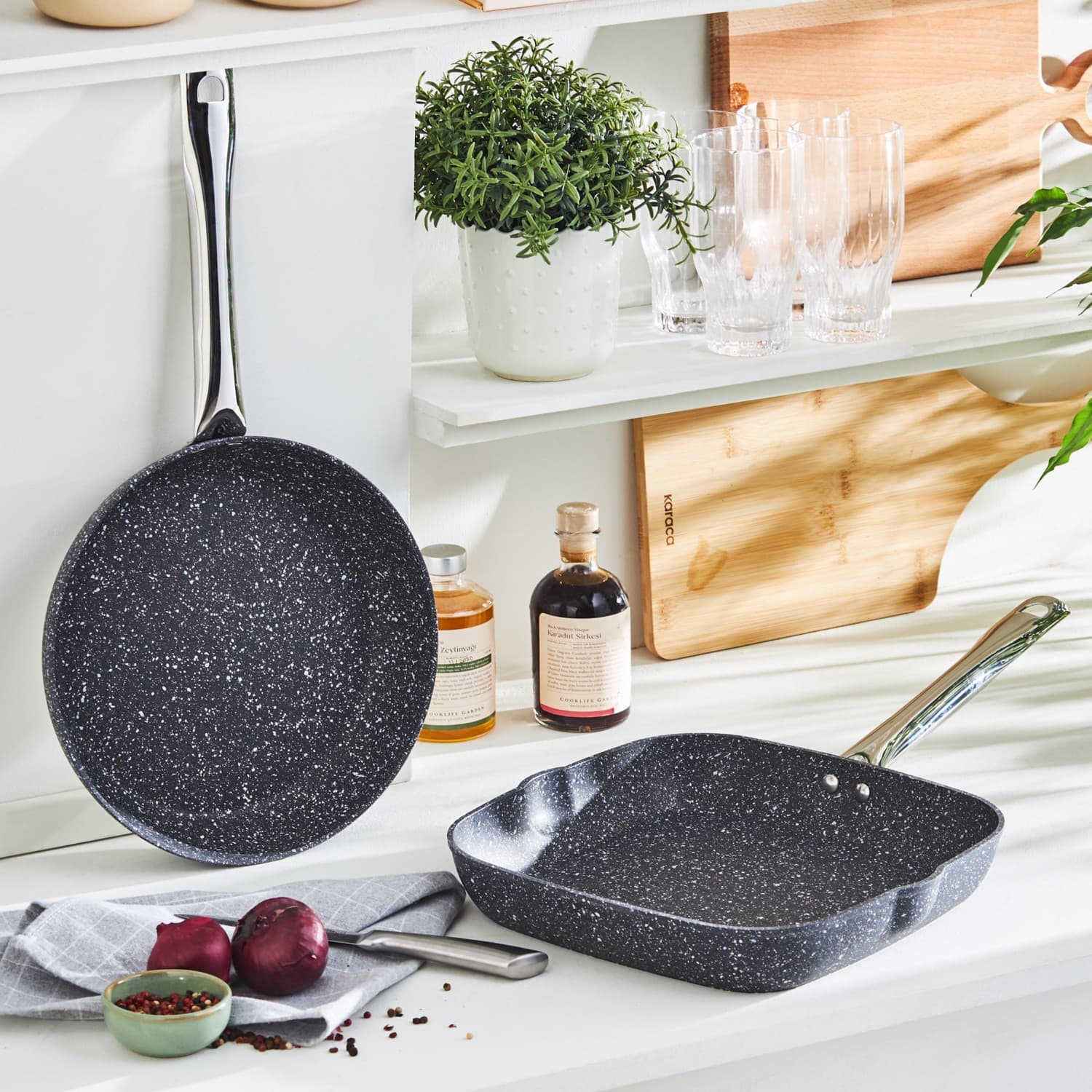 ست ماهیتابه و گریل بایو گرانیتی کاراجا مدل Navy stone — تصویر ۳