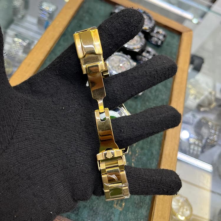 ساعت مچی اسکلیتون رولکس ۱۶۲۳۳ طرح سه موتور طلایی — تصویر ۳
