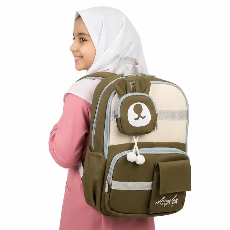 کوله پشتی فانتزی زیتونی با جیب جلویی طرح‌ دار کد 10246 — تصویر ۳