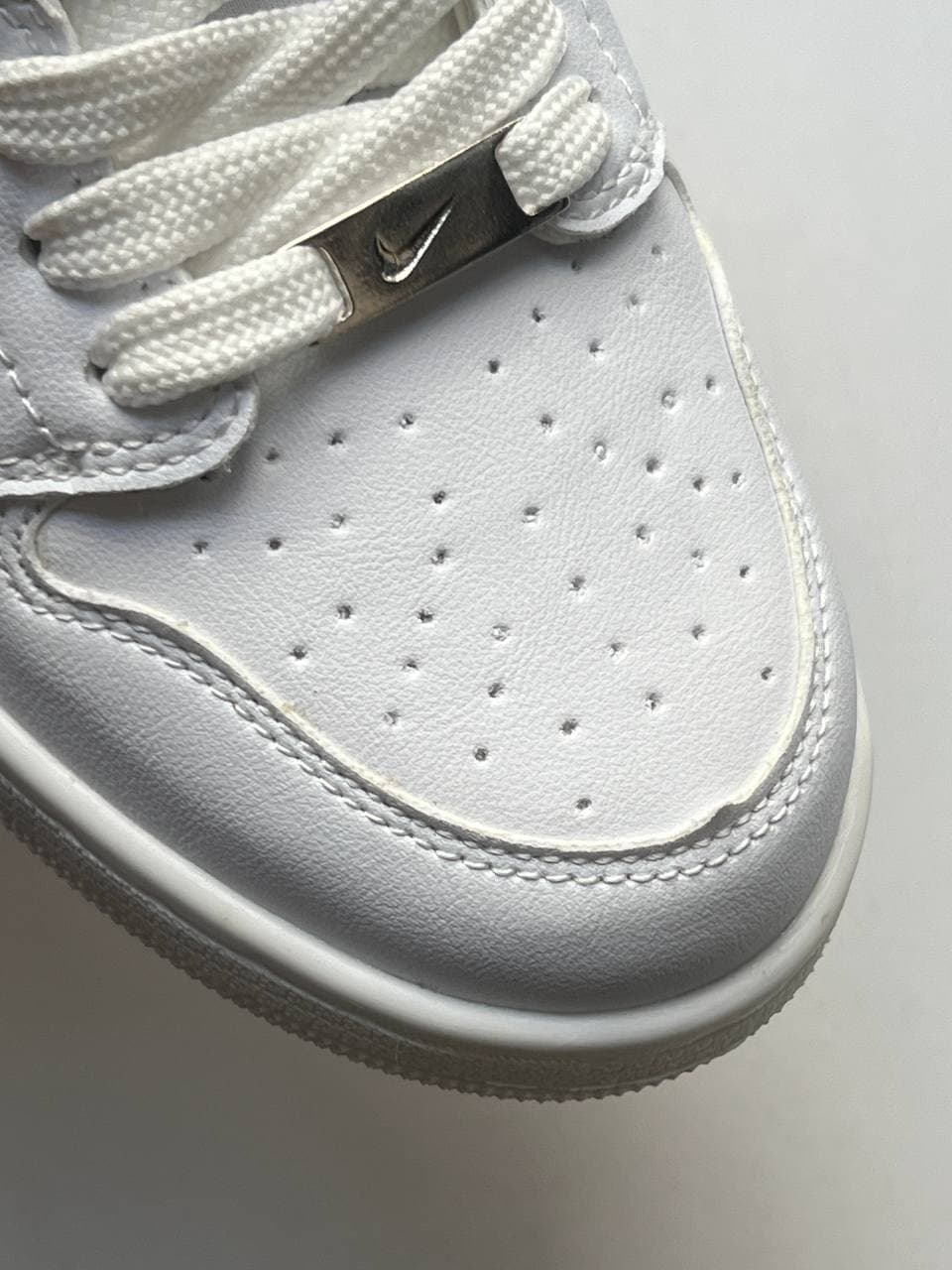 نایک مردانه جردن ۱ رنگ سفید Mid Shoes — تصویر ۴