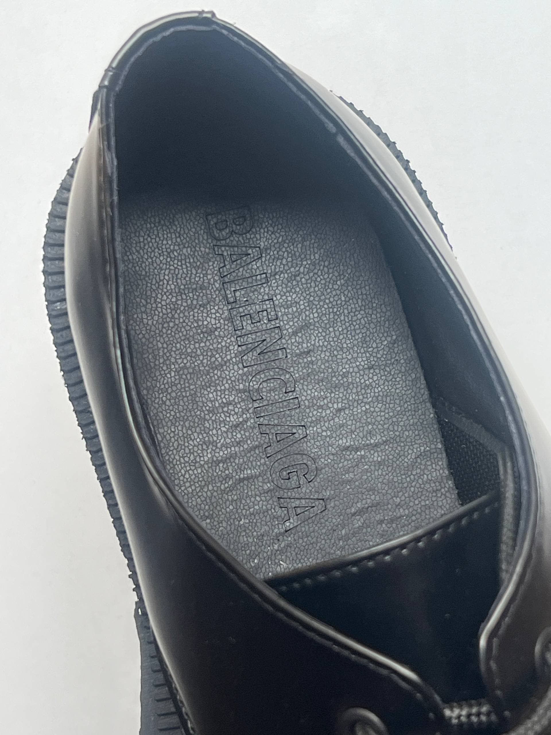 لوفر مکعبی مردانه بالنسیاگا طرح ساعتی — تصویر ۵