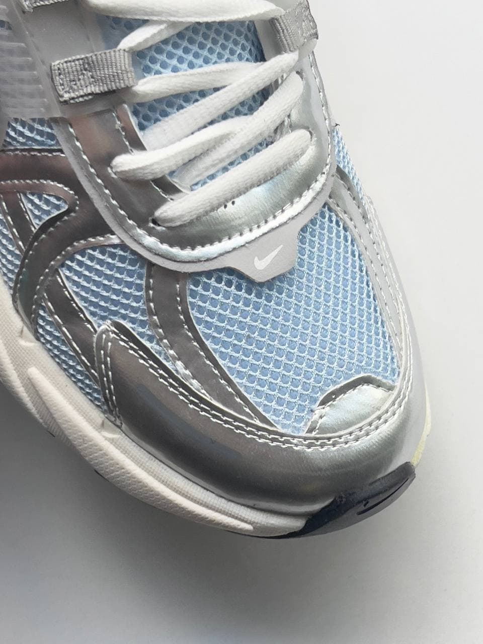 کتونی مردانه و زنانه نایک Nike Men’s and women’s V2K Run — تصویر ۳