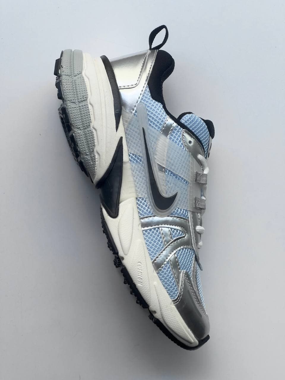 کتونی مردانه و زنانه نایک Nike Men’s and women’s V2K Run