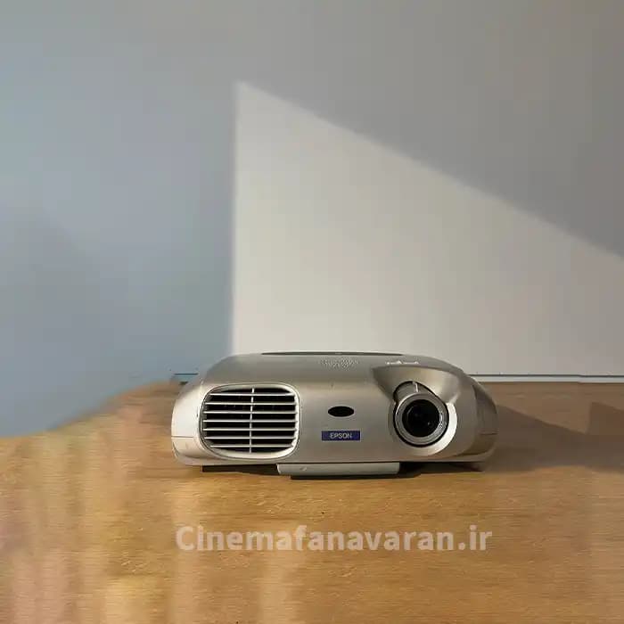 ویدئو پروژکتور استوک اپسون EPSON EMP-S1H — تصویر ۲