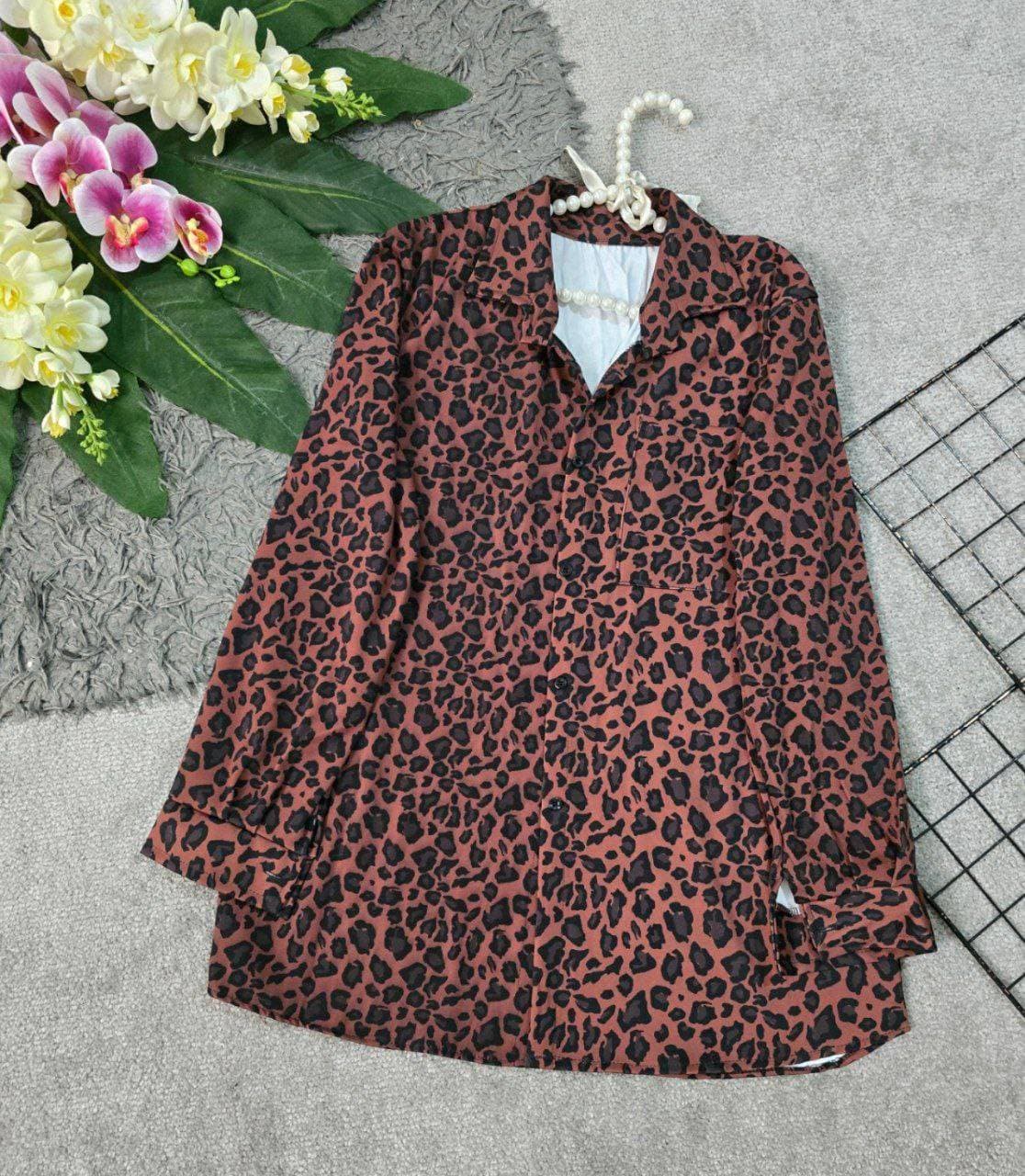 شومیز زنانه اسپرسو طرح پلنگی پارچه بوگاتی گشاد (کد: 20937) — تصویر ۶