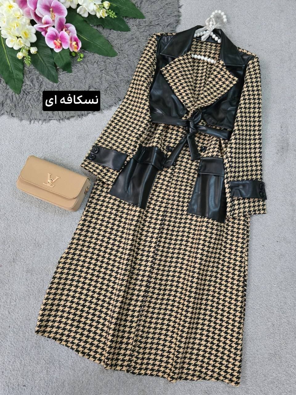 پالتو زنانه آناشید طرح پیرپو‌دل با جزئیات چرم بلند (کد: 3335) — تصویر ۲