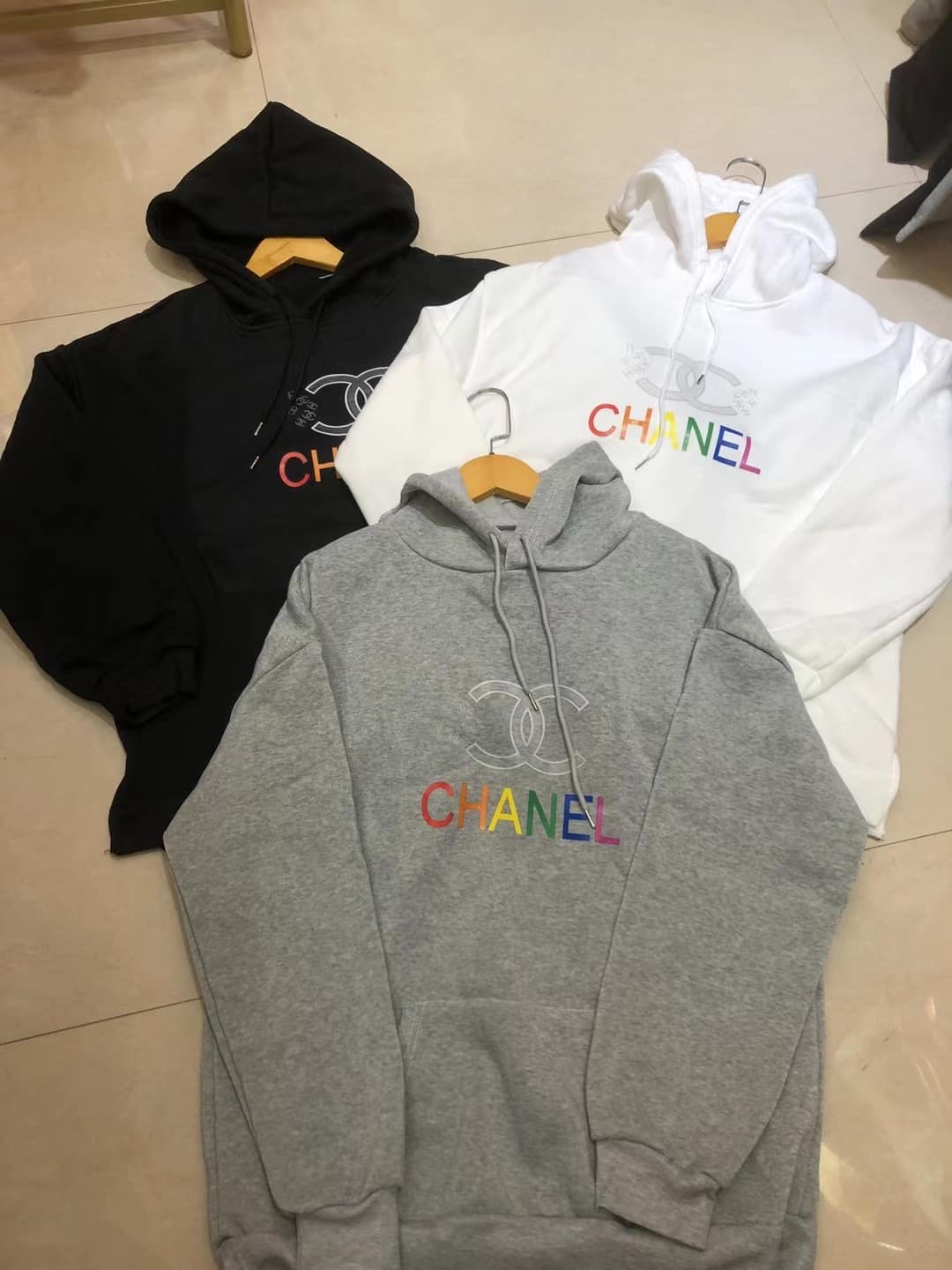 هودی Chanel — تصویر ۲