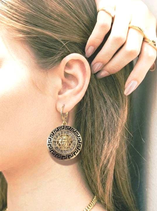 گوشواره فشن طرح ورساچه (Versace) مدل مدوسا (رنگ ثابت – طلایی)
