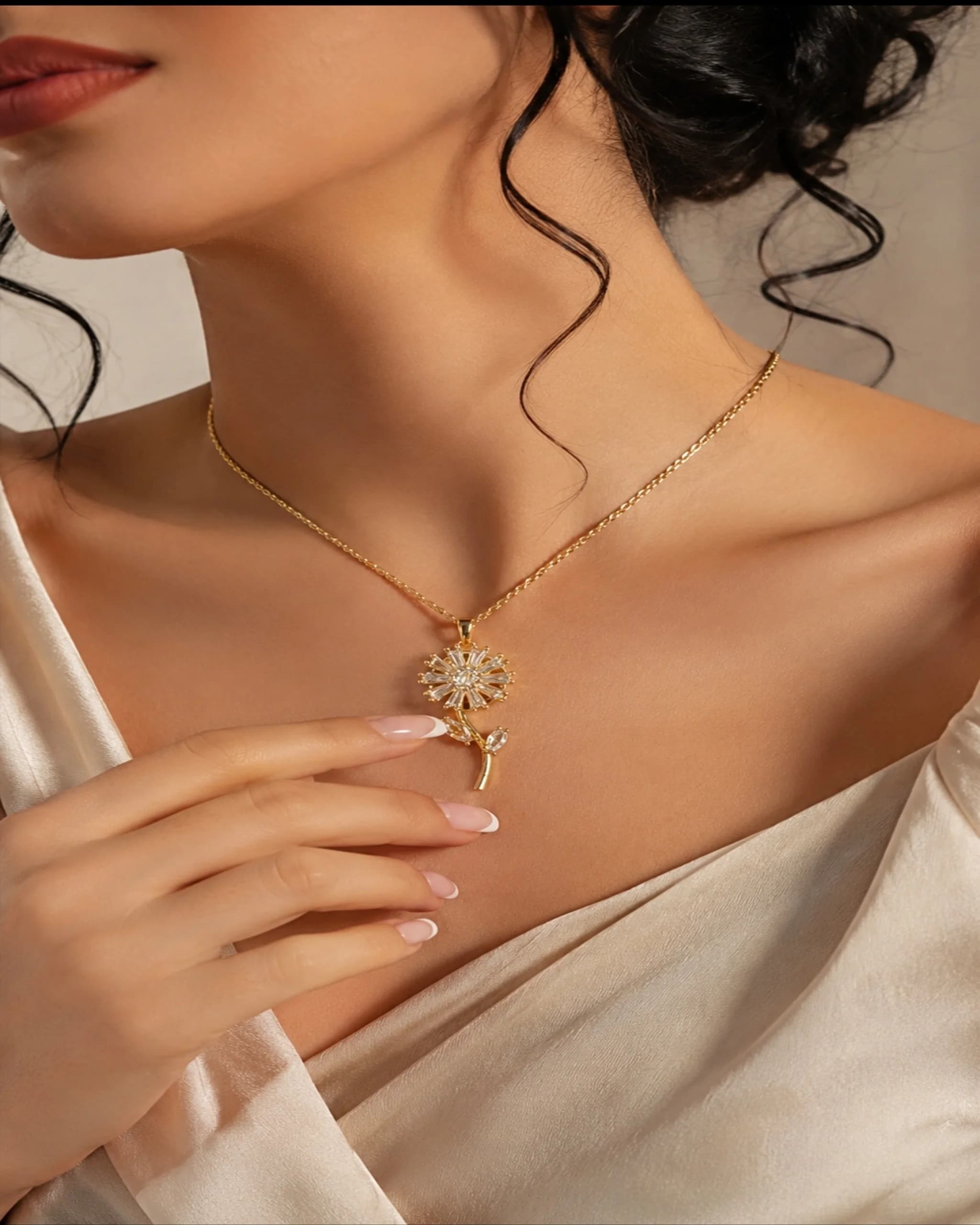 گردنبند جواهری گل آفتاب گردان(فرفره ای-چرخشی)