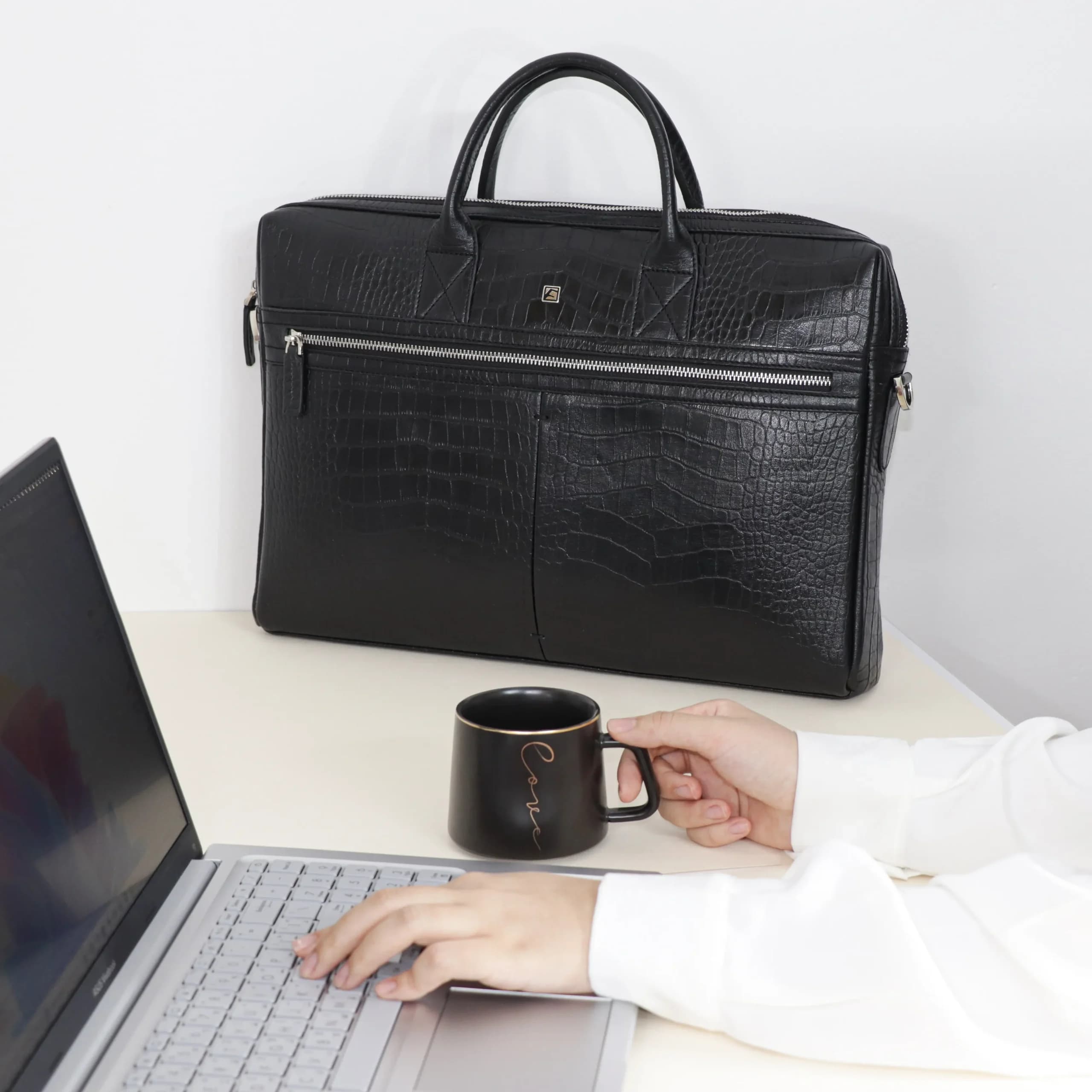 کیف اداری مردانه چرم طبیعی مدل F02 — تصویر ۶
