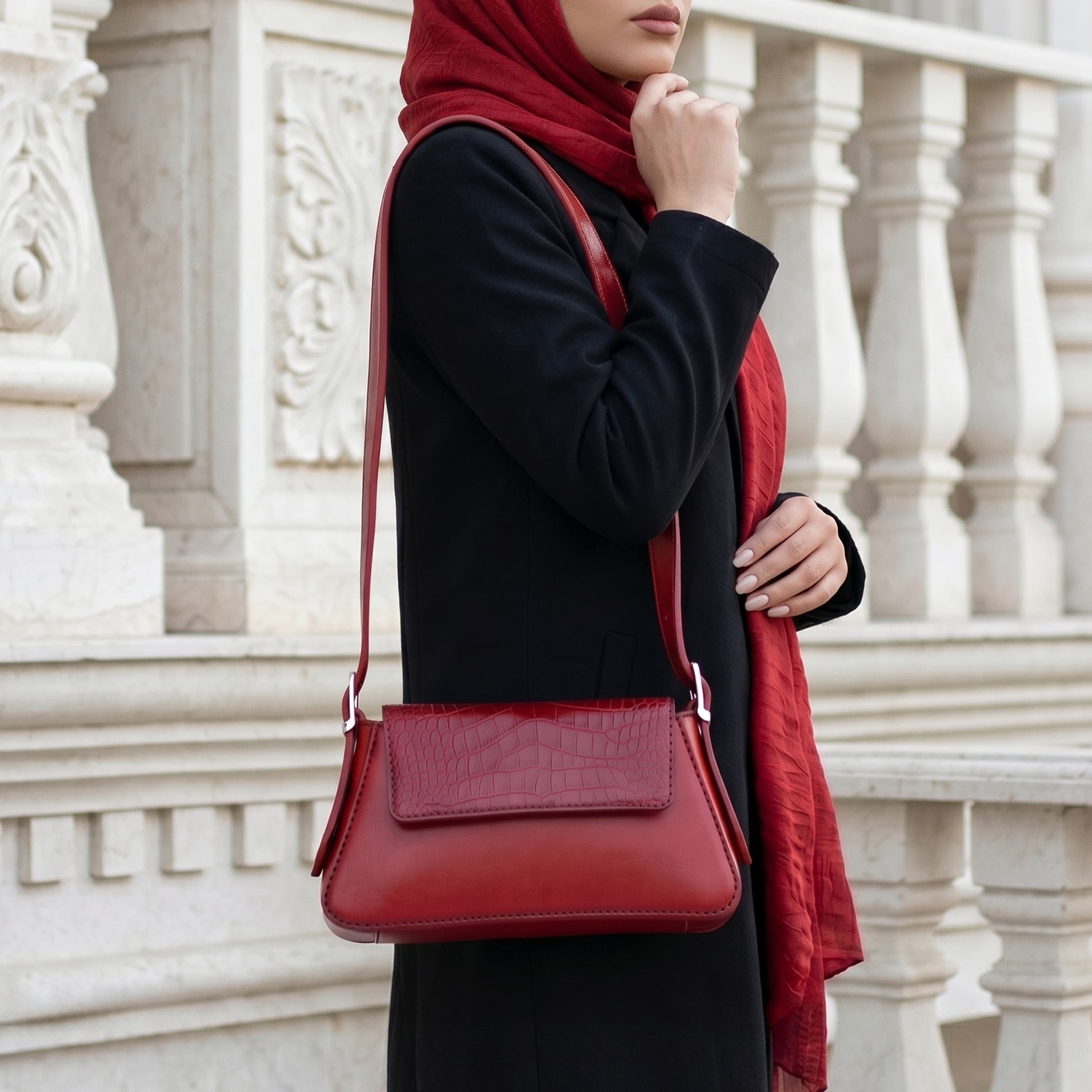 کیف زنانه چرم طبیعی مدل هلنا قرمز — تصویر ۵