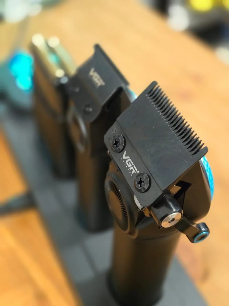 ست ماشین اصلاح حرفهای VGR SUPER POWER Stepless Pro 4-in-1 — تصویر ۸