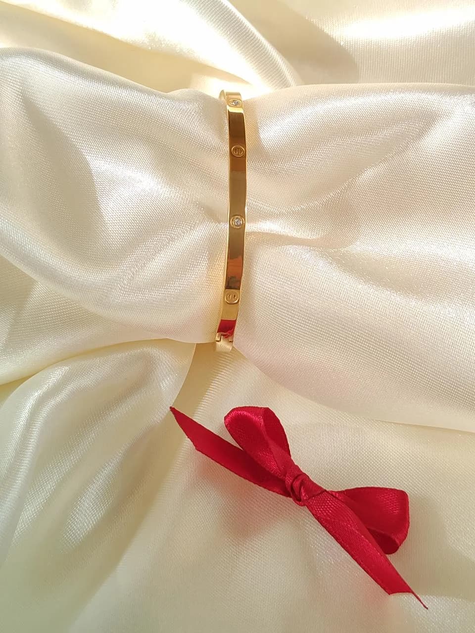 دستبند بنگل کارتیر نگین دار طلایی (Cartier Love)