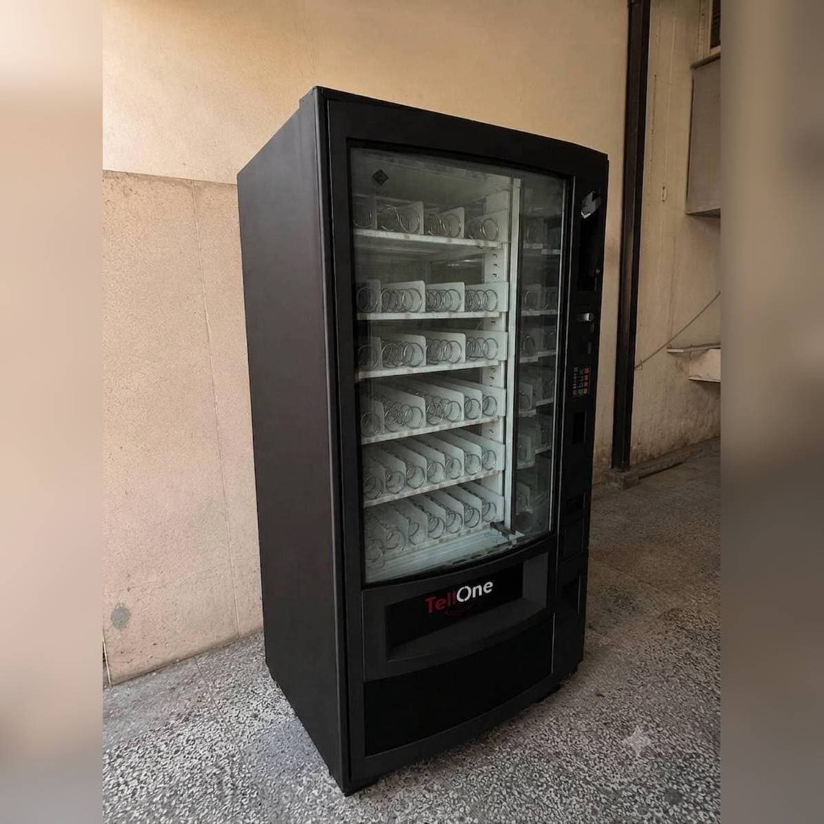 دستگاه فروش اتوماتیک وندینگ سیگار و تنباکو