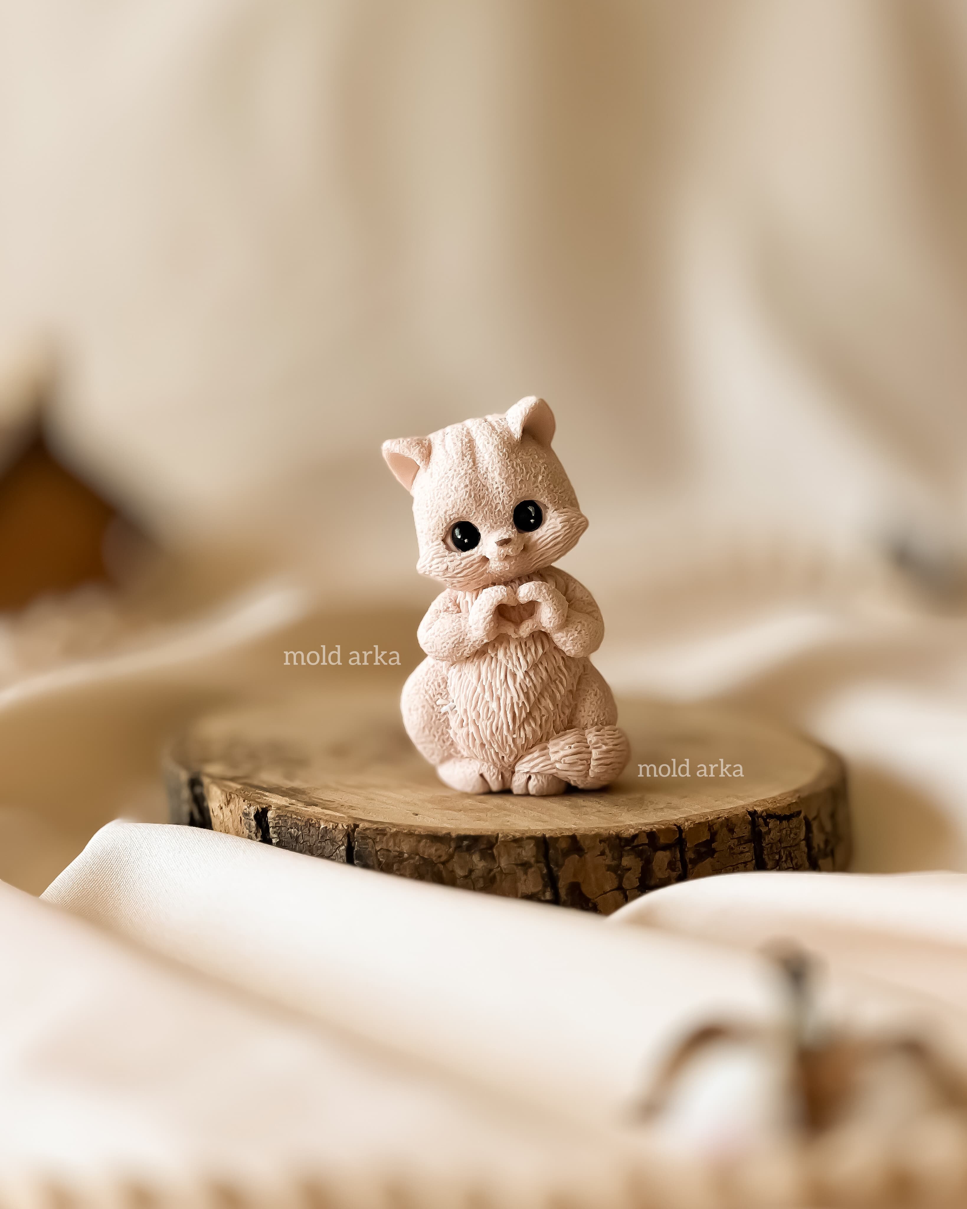 قالب سیلیکونی گربه قلبی — تصویر ۳