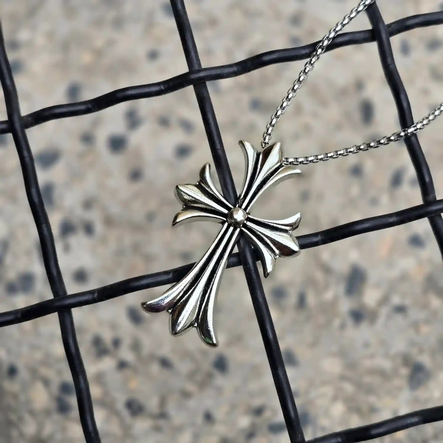 گردنبند کروم هارتز | Chrome Hearts — تصویر ۲