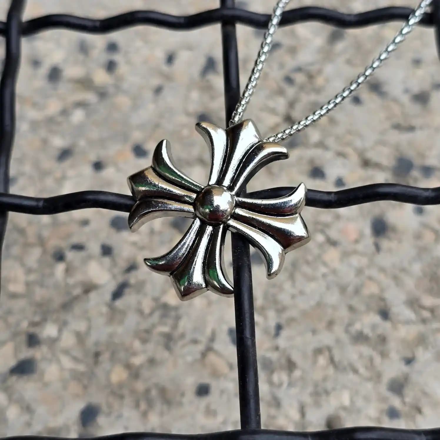 گردنبند کروم هارتز | Chrome Hearts — تصویر ۶