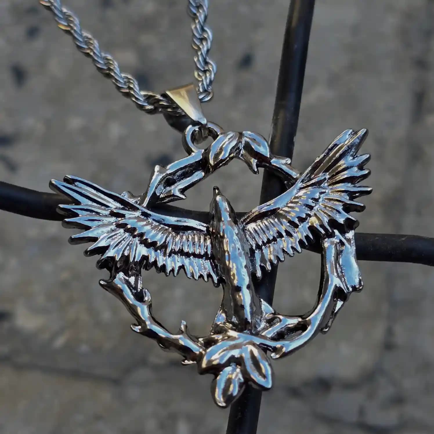 گردنبند پرنده و سیم‌خاردار 🕊️⛓️ — تصویر ۳