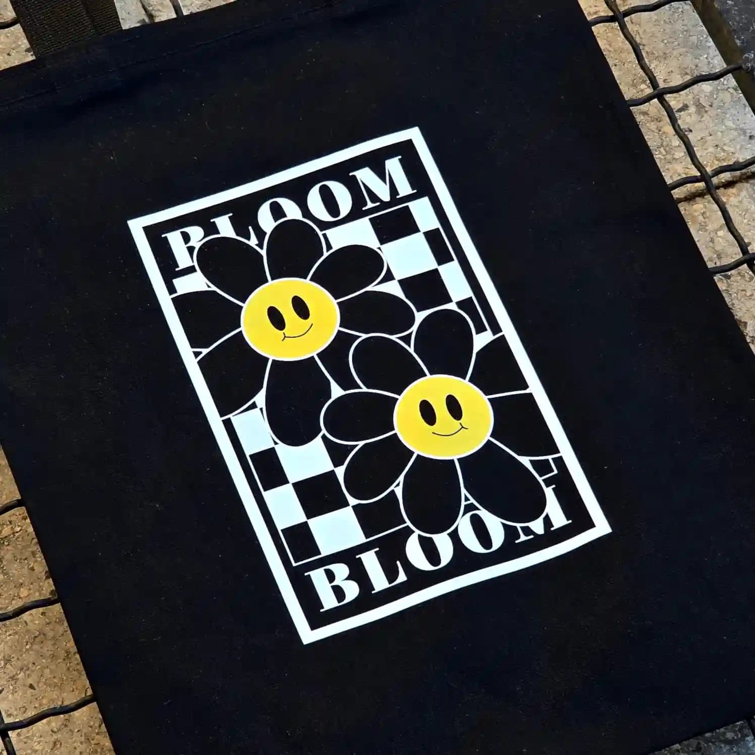 توت بگ پینترستی مشکی | بلوم | Bloom 🌸🖤 — تصویر ۲