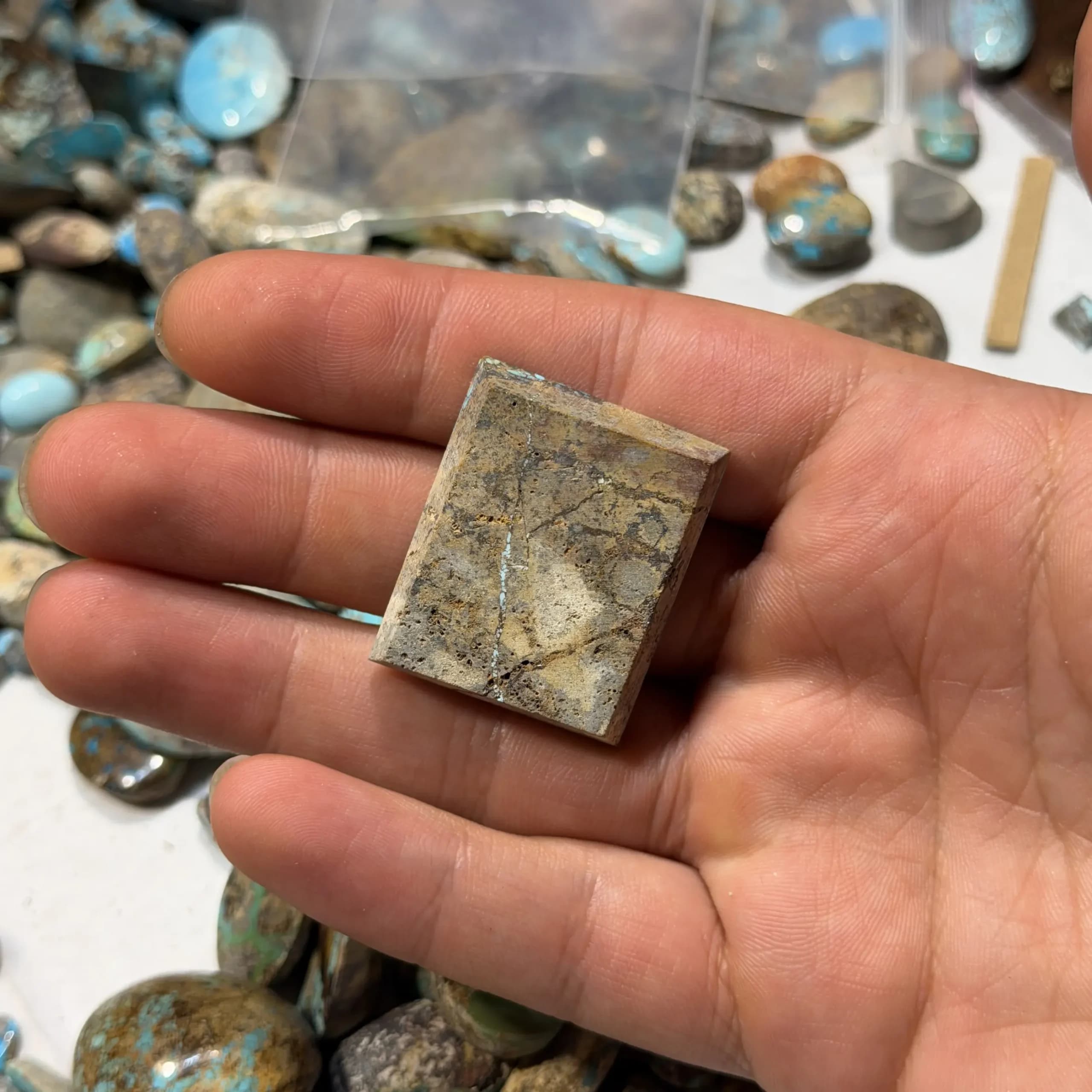 سنگ فیروزه درجه یک تراش مستطیلی کد2586 — تصویر ۲