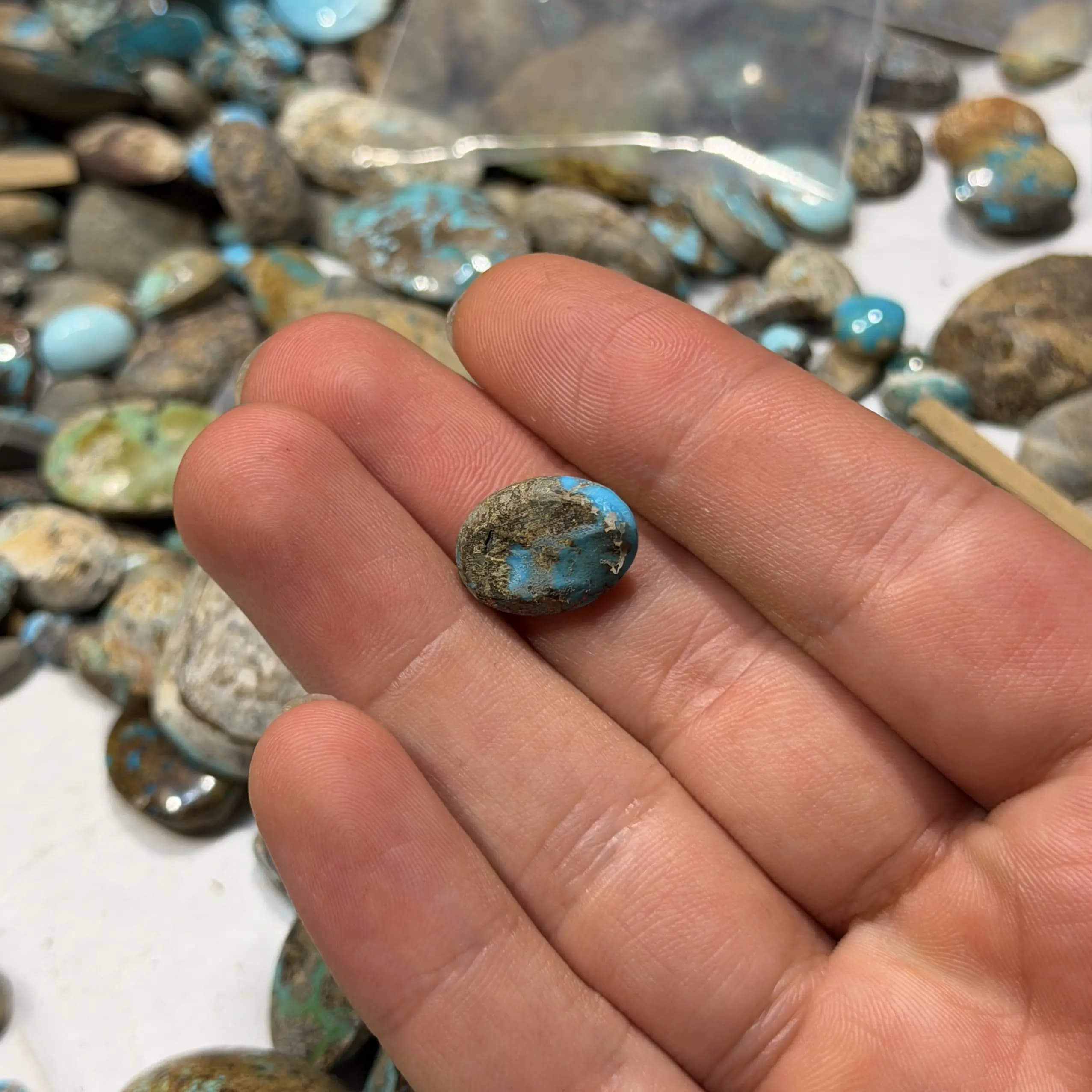 سنگ فیروزه ابی اصل نیشابور کد2579 — تصویر ۲
