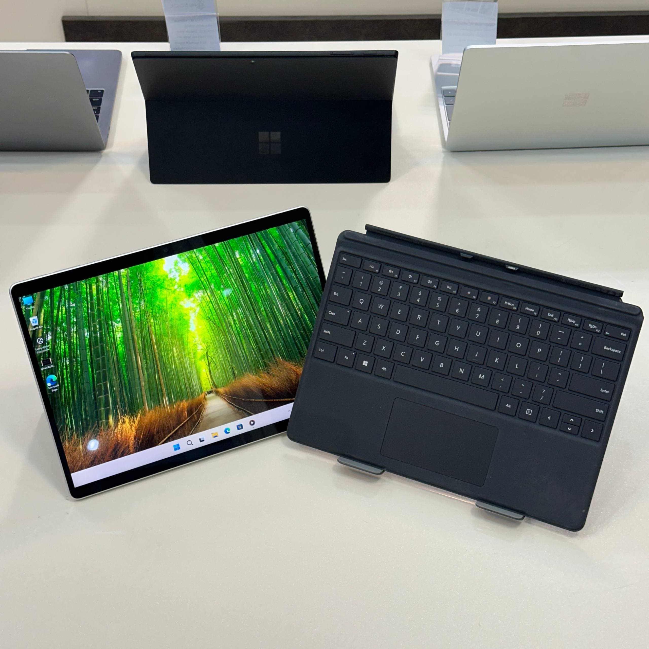 سرفیس پرو 8_Surface Pro 8 / core i7 – 1185G7 / Ram 16GB DDR4 / SSD 256GB / VGA intel / 13 inch 2K 120hz touch